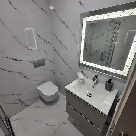 아파트 White Titanic Premium Mamaia Nord Năvodari