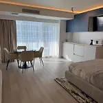 Apartment White Titanic Premium Mamaia Nord Navodari