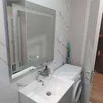 White Titanic Premium Mamaia Nord Apartment