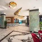 White Titanic Premium Mamaia Nord Apartment Navodari