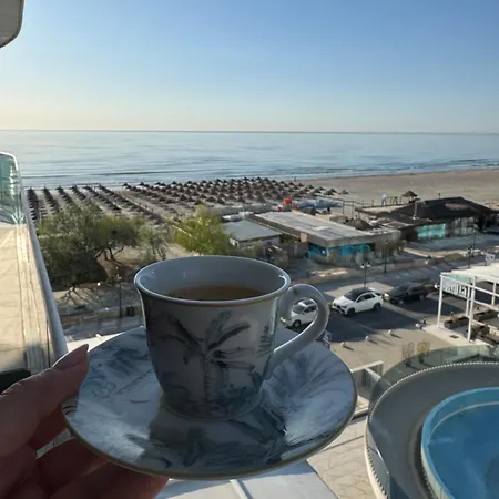 Apartment White Titanic Premium Mamaia Nord Navodari