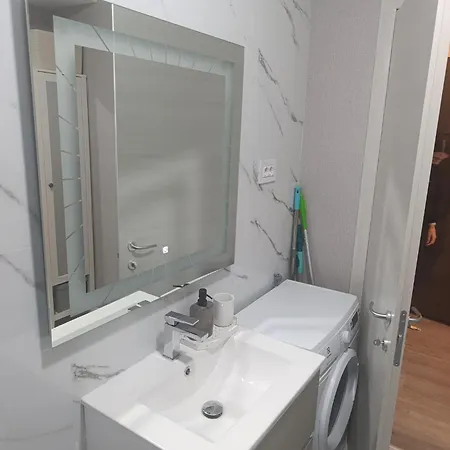 White Titanic Premium Mamaia Nord Apartment