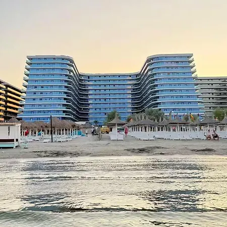 Apartment White Titanic Premium Mamaia Nord